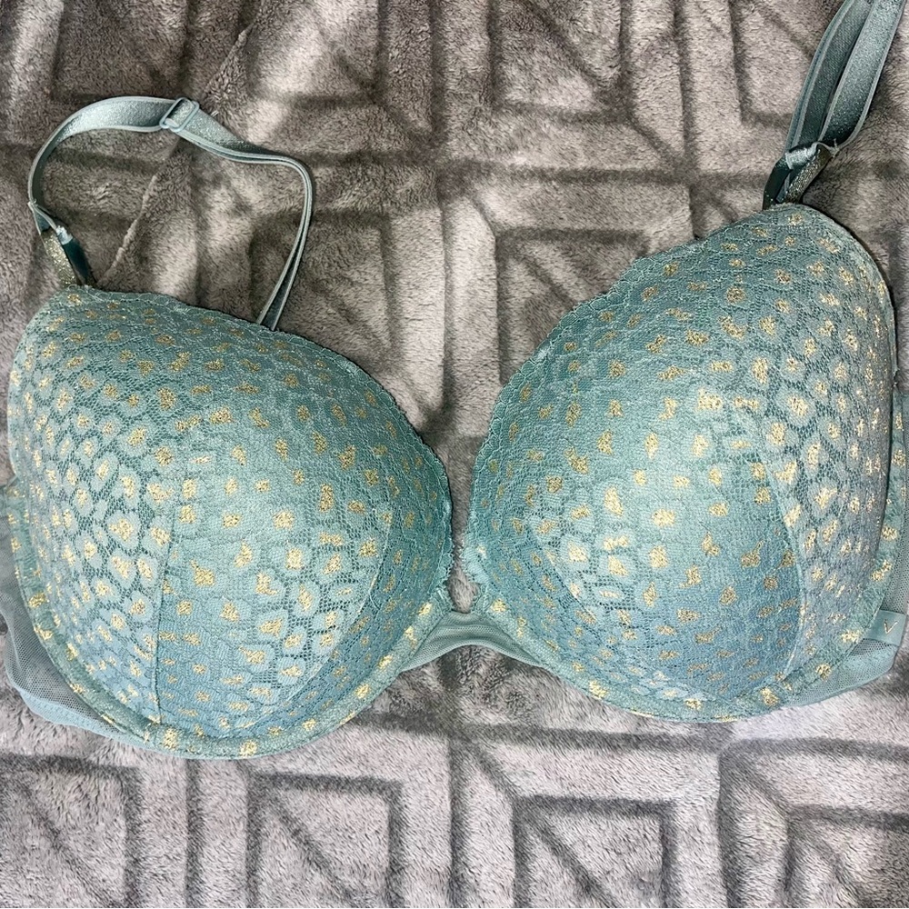 Victoria's Secret Lace Bra in green and Gold push up NWOT